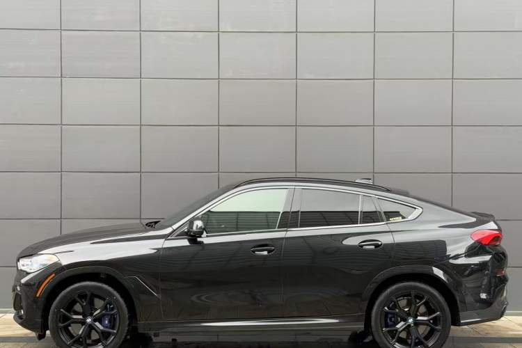 Used BMW X6 2020 xDrive40i Luxury Model with M Sport Package Exterior 3