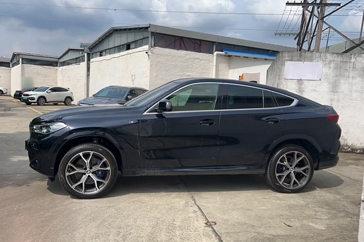 Used BMW X6 2020 xDrive40i Luxury Model with M Sport Package Exterior 3