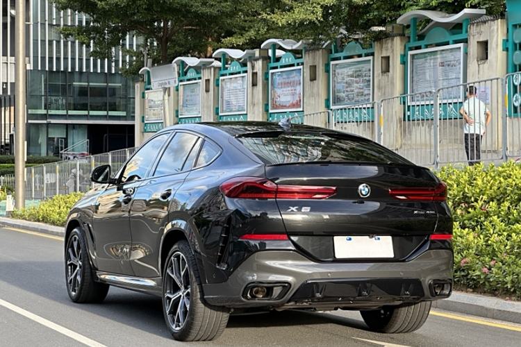 Used BMW X6 2020 xDrive40i Luxury Model with M Sport Package Exterior 4
