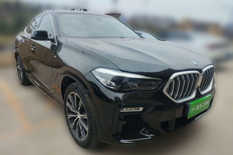 Used BMW X6 2020 xDrive30i M Sport Package Front Right 45 Deg