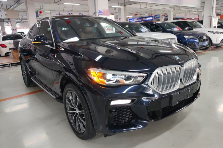 Used BMW X6 2020 xDrive30i M Sport Package Front Right 45 Deg