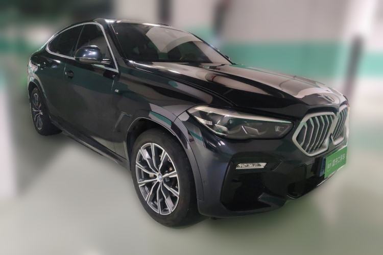 Used BMW X6 2020 xDrive30i M Sport Package Front Right 45 Deg