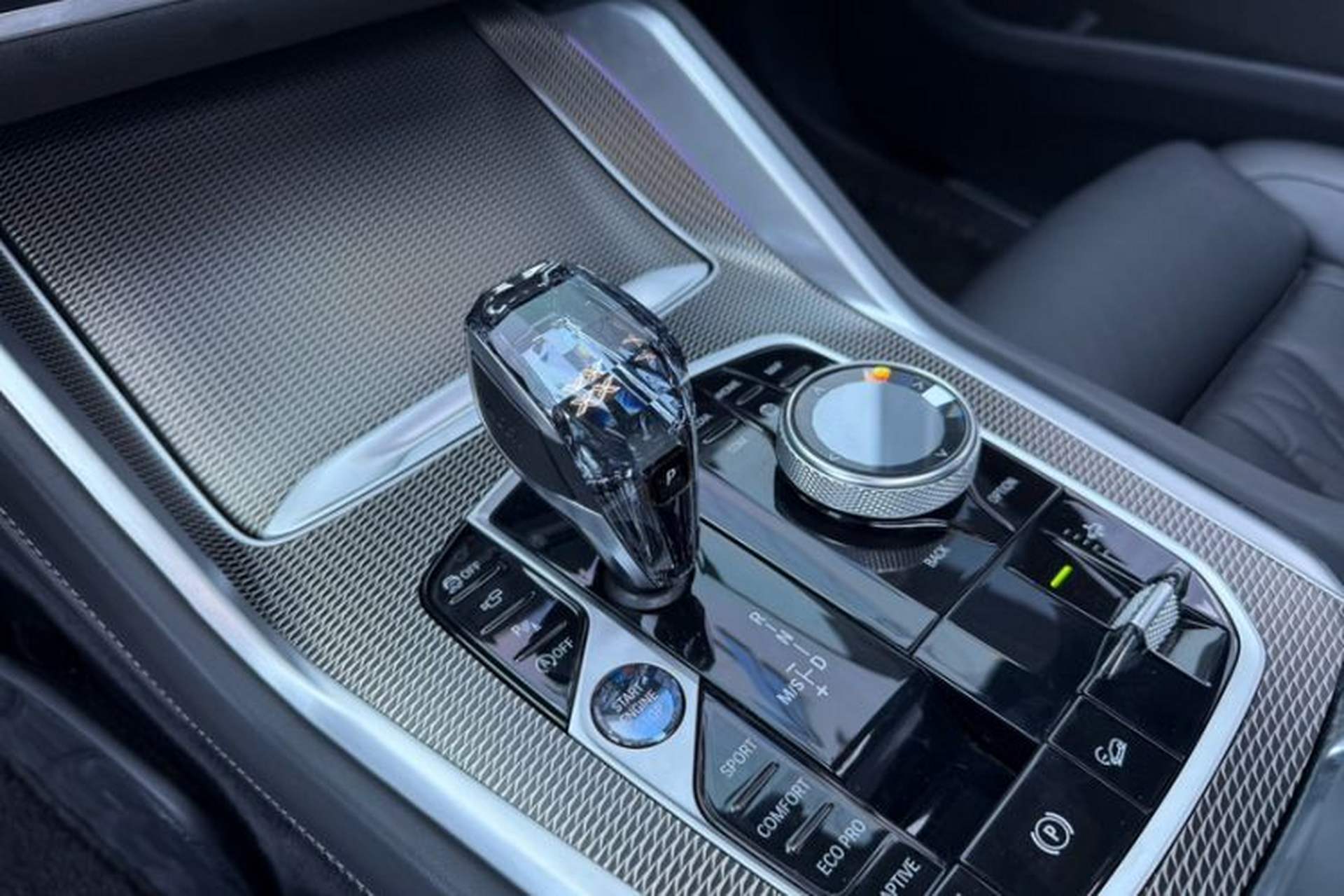 Used BMW X6 2020 xDrive40i Luxury Model with M Sport Package Gear Lever