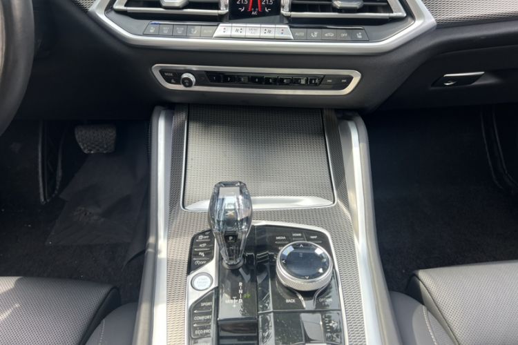 Used BMW X6 2020 xDrive40i Luxury Model with M Sport Package Gear Lever