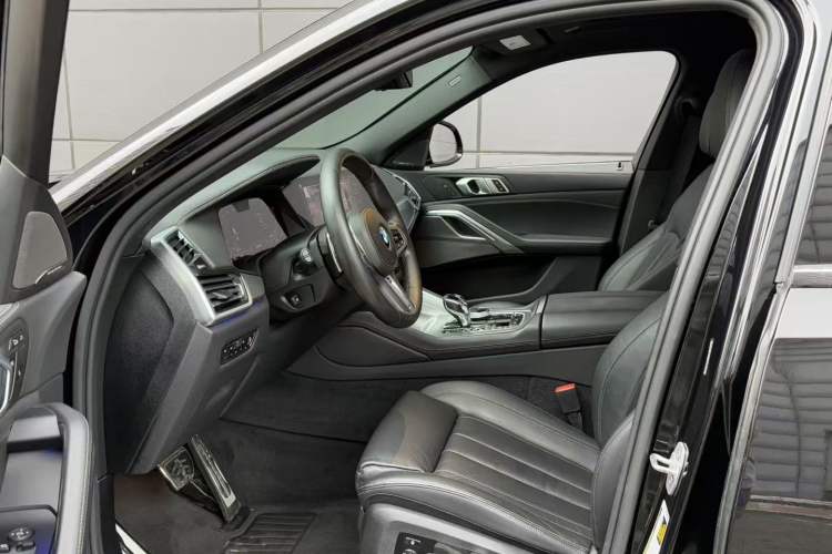 Used BMW X6 2020 xDrive40i Luxury Model with M Sport Package Interior 2