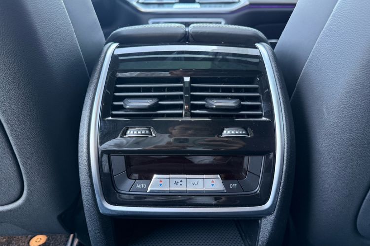 Used BMW X6 2020 xDrive40i Luxury Model with M Sport Package Interior 3
