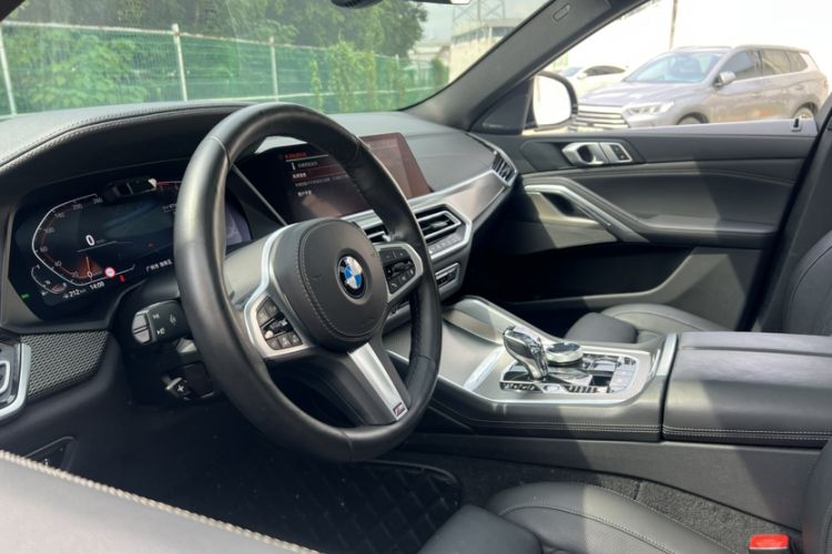 Used BMW X6 2020 xDrive40i Luxury Model with M Sport Package Interior 3