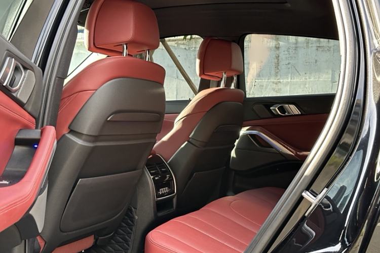 Used BMW X6 2020 xDrive40i Luxury Model with M Sport Package Interior 4