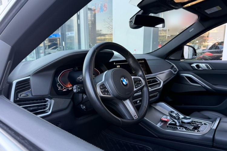 Used BMW X6 2020 xDrive40i Luxury Model with M Sport Package Interior 8