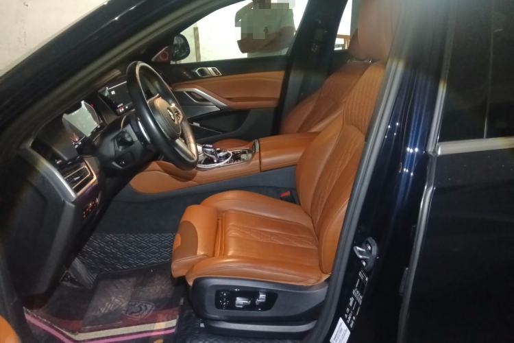 Used BMW X6 2020 xDrive40i Luxury Model with M Sport Package Left Front Seat