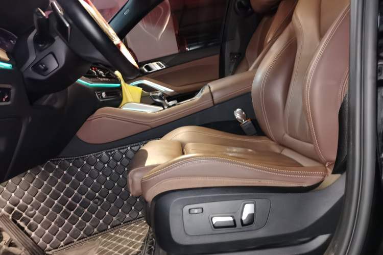Used BMW X6 2020 xDrive40i M Sport Package Left Front Seat