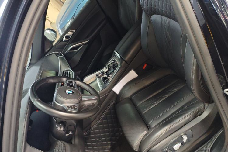 Used BMW X6 2020 xDrive40i Luxury Model with M Sport Package Left Front Seat