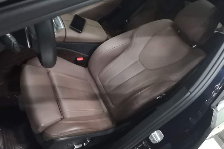 Used BMW X6 2020 xDrive40i M Sport Package Left Front Seat