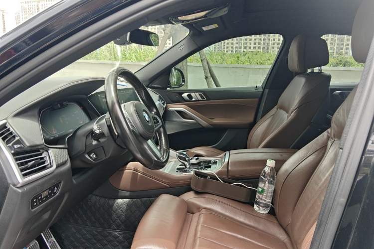 Used BMW X6 2020 xDrive40i Luxury Model with M Sport Package Left Front Seat