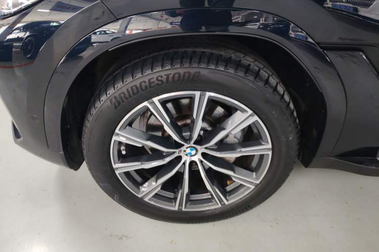 Used BMW X6 2020 xDrive30i M Sport Package Left Front Wheel Hub