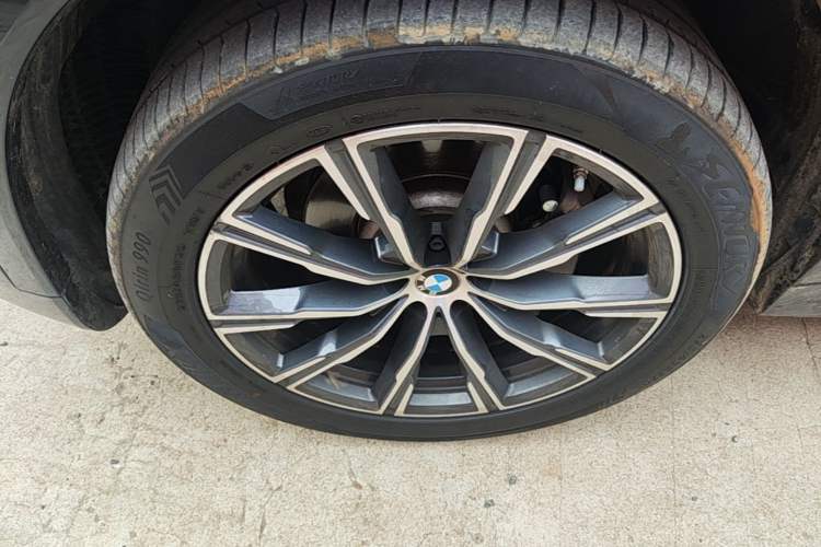 Used BMW X6 2020 xDrive30i M Sport Package Left Front Wheel Hub