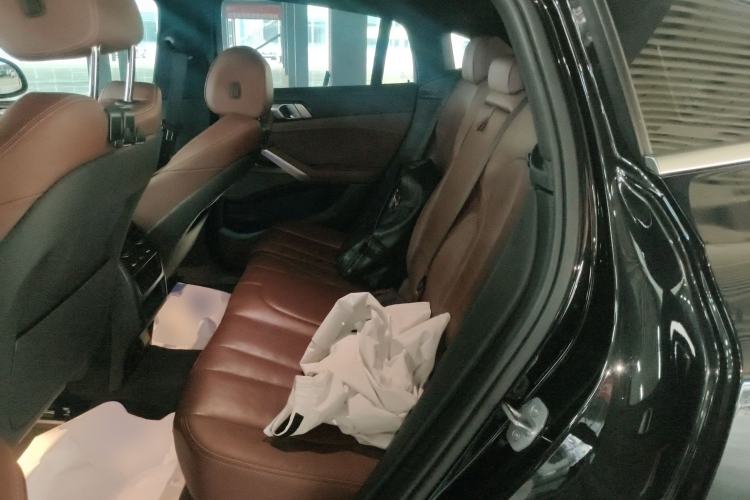 Used BMW X6 2020 xDrive40i M Sport Package Left Rear Seat