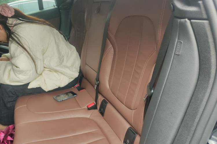 Used BMW X6 2020 xDrive30i M Sport Package Left Rear Seat