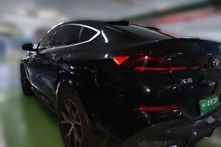 Used BMW X6 2020 xDrive40i Luxury Model with M Sport Package Rear Left 45 Deg