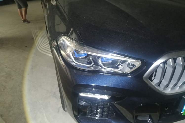 Used BMW X6 2020 xDrive40i Luxury Model with M Sport Package Right Front Headlight