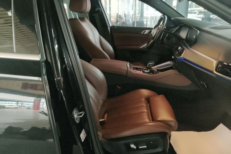 Used BMW X6 2020 xDrive40i M Sport Package Right Front Seat