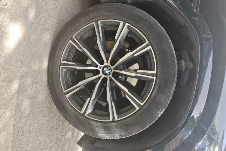 Used BMW X6 2020 xDrive30i M Sport Package Right Front Wheel Hub