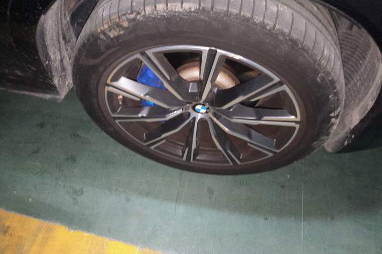 Used BMW X6 2020 xDrive30i M Sport Package Right Front Wheel Hub