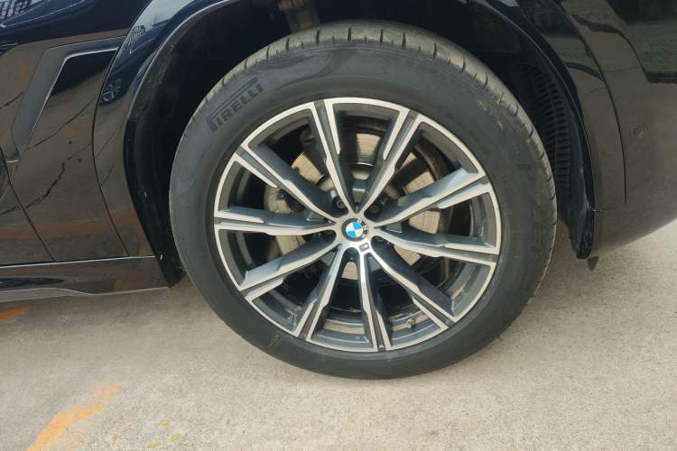 Used BMW X6 2020 xDrive30i M Sport Package Right Front Wheel Hub