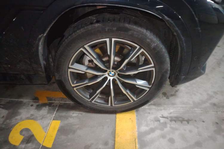 Used BMW X6 2020 xDrive30i M Sport Package Right Front Wheel Hub