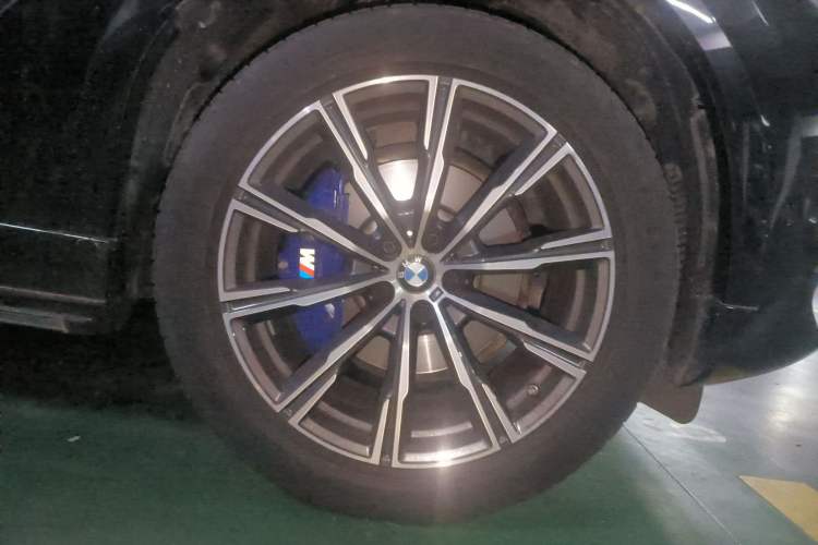 Used BMW X6 2020 xDrive30i M Sport Package Right Front Wheel Hub