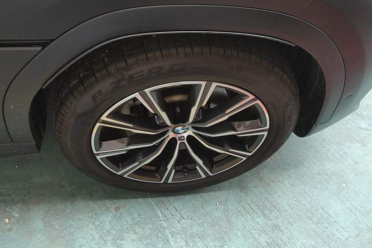 Used BMW X6 2020 xDrive30i M Sport Package Right Front Wheel Hub