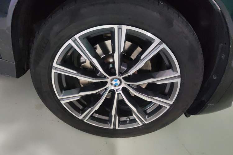 Used BMW X6 2020 xDrive30i M Sport Package Right Front Wheel Hub
