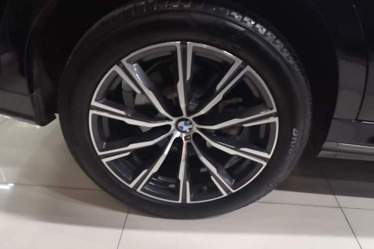 Used BMW X6 2020 xDrive40i M Sport Package Right Rear Wheel Hub