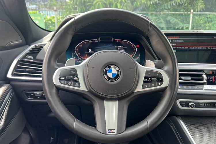 Used BMW X6 2020 xDrive40i Luxury Model with M Sport Package Steering Wheel