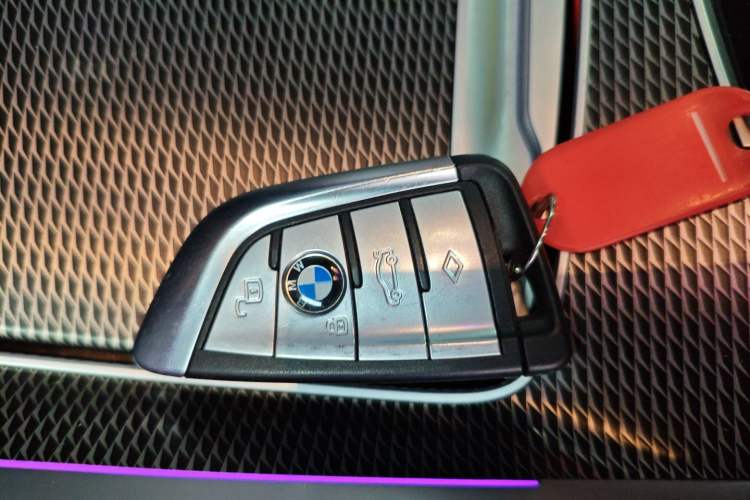 Used BMW X6 2020 xDrive40i Luxury Model with M Sport Package Vehicle Key