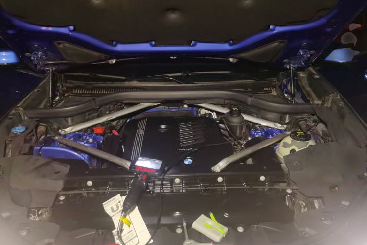 Used BMW X6 2020 xDrive40i M Sport Package Engine Bay