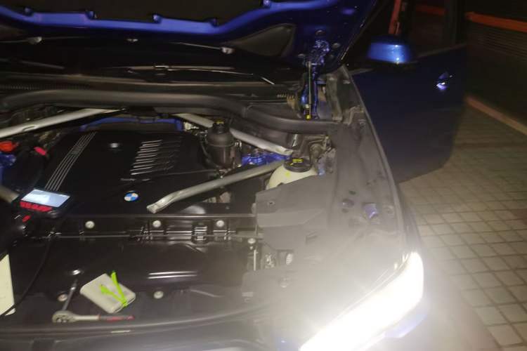 Used BMW X6 2020 xDrive40i M Sport Package Engine Bay Left