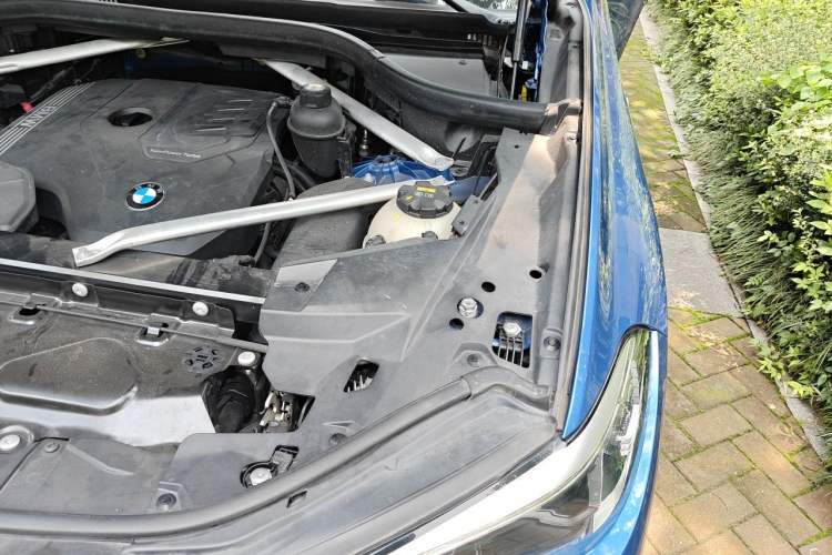 Used BMW X6 2020 xDrive30i M Sport Package Engine Bay Left