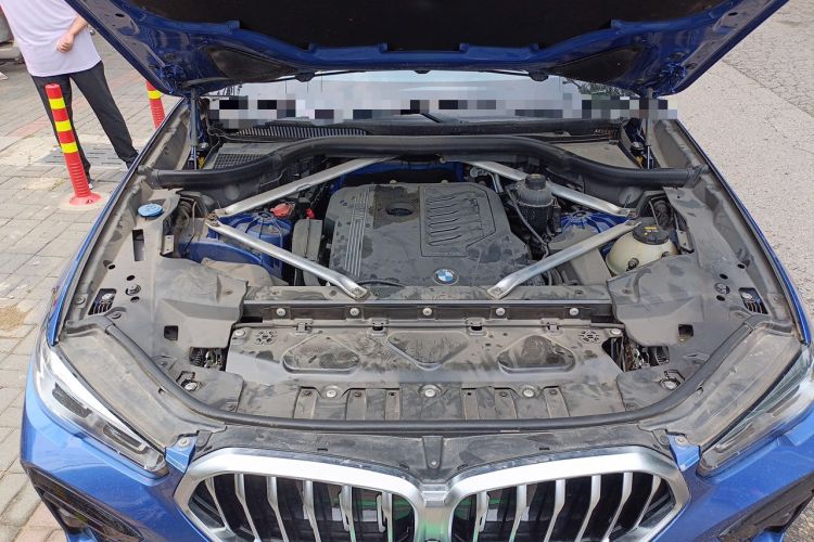 Used BMW X6 2020 xDrive40i M Sport Package Engine Bay