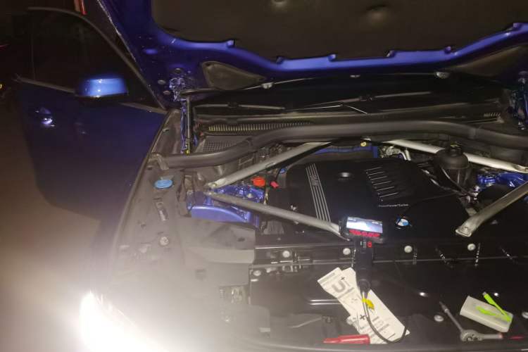 Used BMW X6 2020 xDrive40i M Sport Package Engine Bay Right