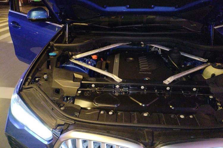 Used BMW X6 2020 xDrive40i M Sport Package Engine Bay Right