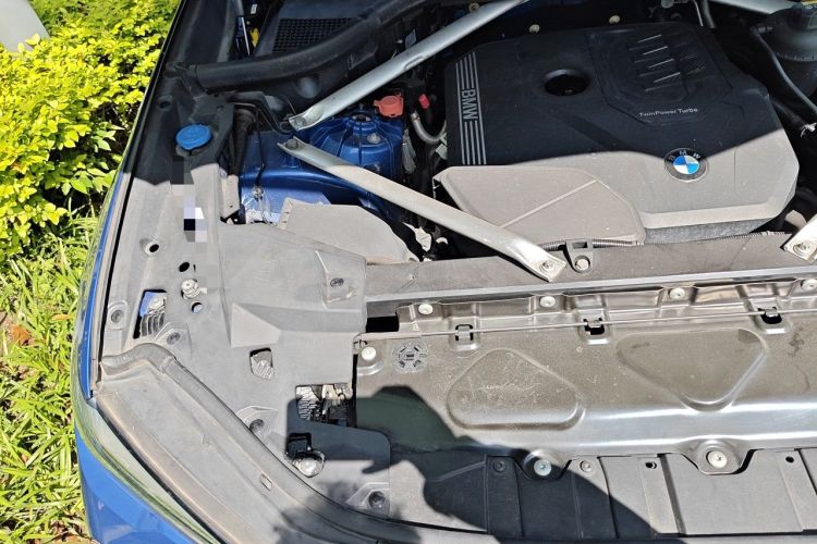 Used BMW X6 2020 xDrive30i M Sport Package Engine Bay Right