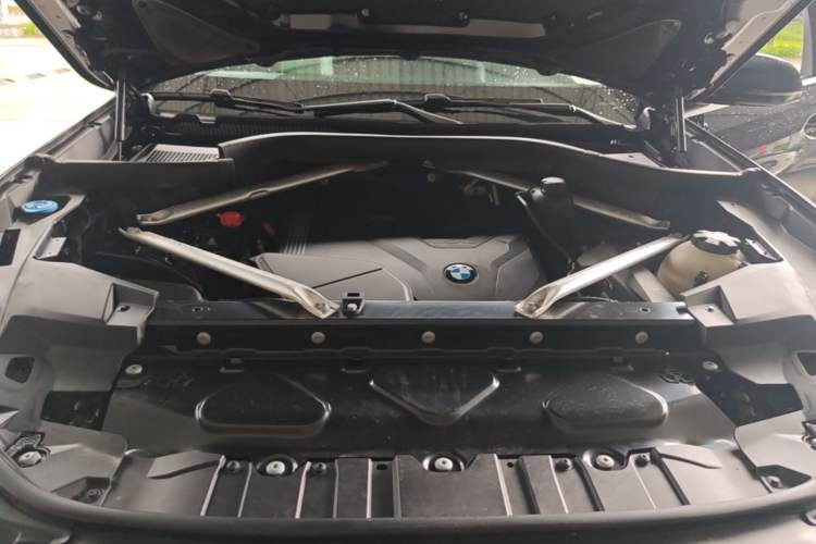 Used BMW X6 2020 xDrive30i M Sport Package Engine Bay