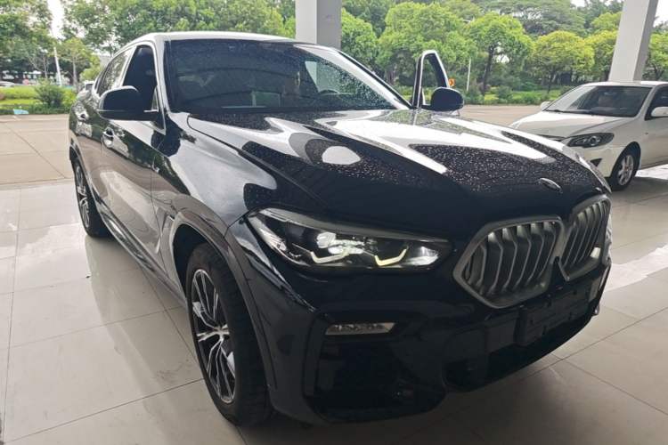 Used BMW X6 2020 xDrive30i M Sport Package Front Right 45 Deg