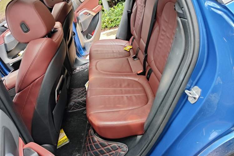 Used BMW X6 2020 xDrive30i M Sport Package Left Rear Seat