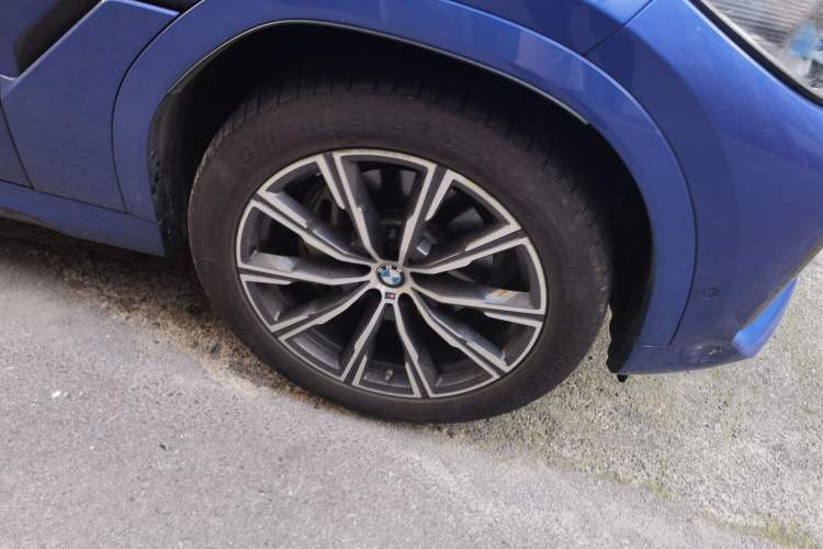 Used BMW X6 2020 xDrive40i M Sport Package Right Front Wheel Hub