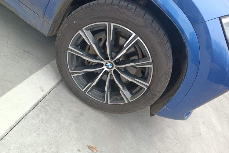 Used BMW X6 2020 xDrive40i M Sport Package Right Front Wheel Hub