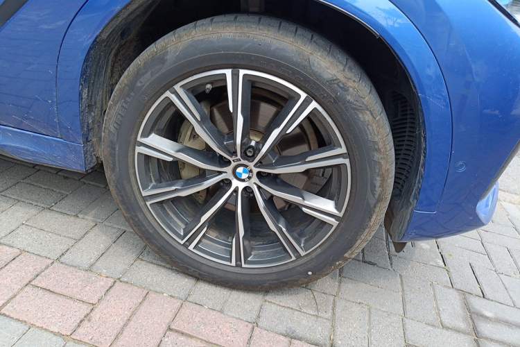 Used BMW X6 2020 xDrive40i M Sport Package Right Front Wheel Hub