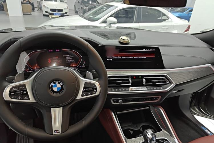 Used BMW X6 2020 xDrive40i Luxury Model with M Sport Package Center Console