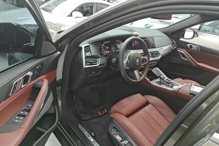 Used BMW X6 2020 xDrive40i Luxury Model with M Sport Package Driver Seat